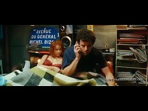 Karina Testa Tits , Brunette in Ze film (2005) 19