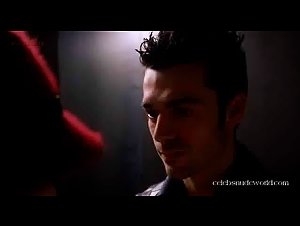 Laura Chiatti in A casa nostra (2006) 8
