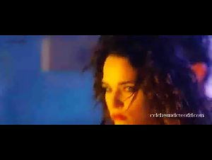 Laura Chiatti in Io, loro e Lara (2009) 1