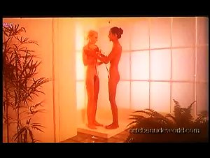 Laura Gemser , Michele Starck Shower , Lesbian in Eva nera (1976) 15