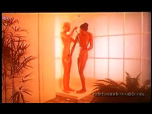 Laura Gemser , Michele Starck Shower , Lesbian in Eva nera (1976) 16