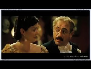 Laura Harring Costume, Brunette in Love in the Time of Cholera (2007) 4