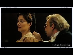 Laura Harring Costume, Brunette in Love in the Time of Cholera (2007) 9