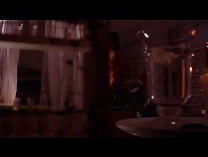Maggie Gyllenhaal boobs , Bathtub in Secretary (2002) 10