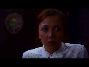 Maggie Gyllenhaal boobs , Bathtub in Secretary (2002) 2