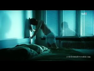 Malin Buska in Happy End (2011) 2