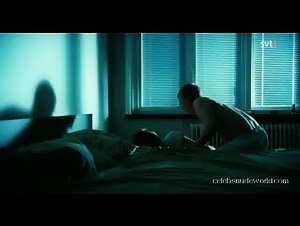 Malin Buska in Happy End (2011) 3