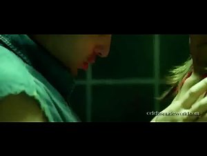 Natane Boudreau , Olivia Richardson , Paz de la Huerta in 5up 2down (2006) 18