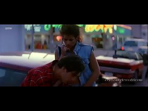 Raquel Bianca in Huevos de oro (1993) 15