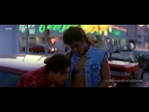 Raquel Bianca in Huevos de oro (1993) 16