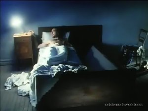 Sandra Ballesteros boobs , Couple in El lado oscuro del corazon (1992) 2