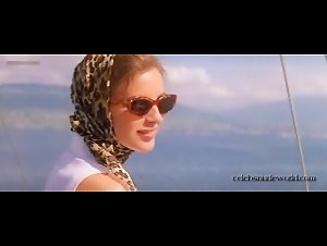 Sandra Extercatte in Le parfum d'Yvonne (1994) 8