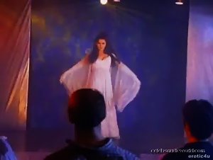 Venesa Talor Hairy Pussy , Brunette in Femalien 2 (1998) 1
