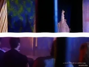 Venesa Talor Hairy Pussy , Brunette in Femalien 2 (1998) 2