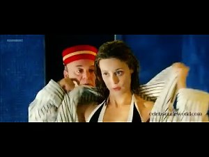 Aitana Sanchez-Gijon in Oviedo Express (2007) 7