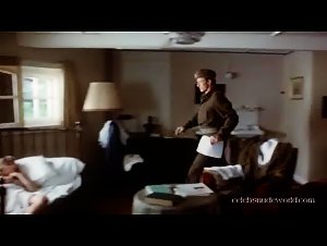 Belinda Meuldijk , Susan Penhaligon in Soldaat van Oranje (1977) 9