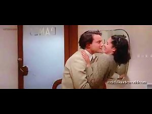 Dayle Haddon in La cugina (1974) 8