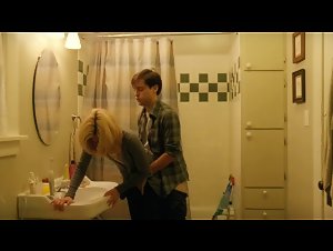 Elizabeth Banks in Details (2011) 11
