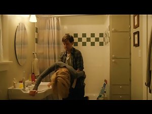 Elizabeth Banks in Details (2011) 16