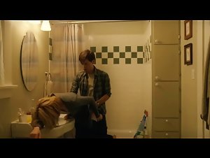 Elizabeth Banks in Details (2011) 4