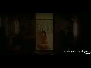 Francesca Neri in ¡Dispara! (1993) 17