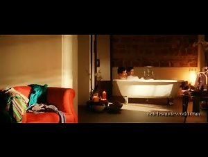 Giulia Michelini , Tiziana Buldini in Immaturi (2011) 10