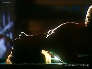 Helena Ranaldi in Presenca de Anita (2001) 16