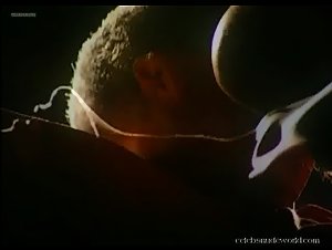 Helena Ranaldi in Presenca de Anita (2001) 17