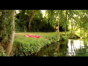 Isabelle Carre in Les sentiments (2003) 11