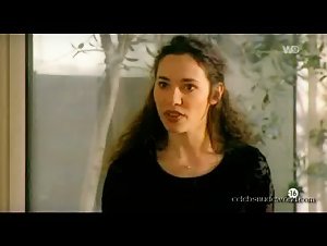 Isabelle Le Nouvel in De si jolies sorcieres (2001) 18