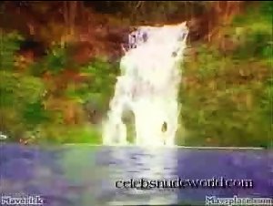 Janet Jackson Flasing , boobs in Live in Hawaii (2002) 16