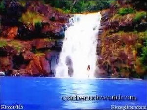 Janet Jackson Flasing , boobs in Live in Hawaii (2002) 18