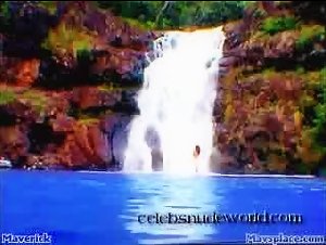 Janet Jackson Flasing , boobs in Live in Hawaii (2002) 19