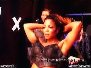 Janet Jackson in Live in Hawaii (2002) 16