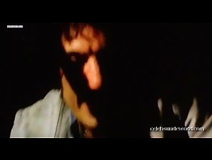 Karoline Mardeck in La casa sperduta nel parco (1980) 14
