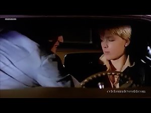 Karoline Mardeck in La casa sperduta nel parco (1980) 7
