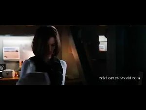 Kate Beckinsale in Whiteout (2009) 2