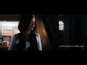 Kate Beckinsale in Whiteout (2009) 3