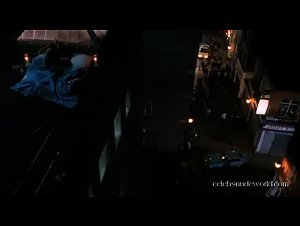 Kate Hudson Pool , Kissing scene in About Adam (2000) 8