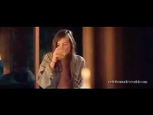 Kate Lyn Sheil in You're Next (2011) 19