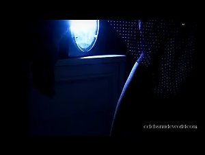 Lauren Walsh nude, boobs scene in Grind (2009) 6