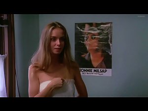 Marcie Barkin , Monica Gayle in Nashville Girl (1976) 18
