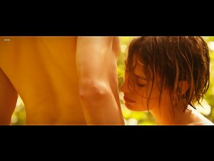 Pauline Lefevre in Voir la mer (2011) 6