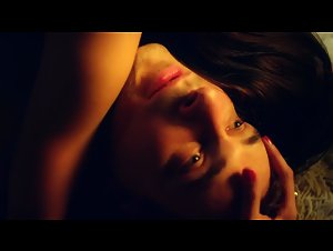 Paulina Andreeva in Ottepel (2013) 17