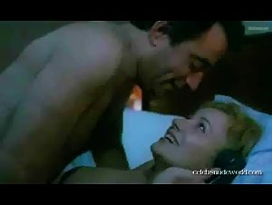 Pauline Lafont in Le pactole (1985) 14
