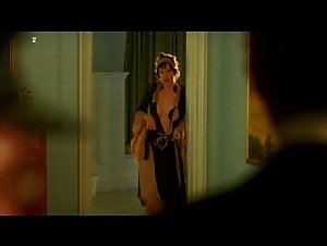 Paz de la Huerta Bathtub , Brunette in Boardwalk Empire (2010) 6