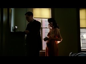 Paz de la Huerta Brunette , Glamour in Boardwalk Empire (2010) 18