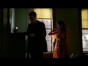 Paz de la Huerta Brunette , Glamour in Boardwalk Empire (2010) 2