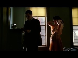 Paz de la Huerta Brunette , Glamour in Boardwalk Empire (2010) 3