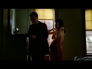 Paz de la Huerta Brunette , Glamour in Boardwalk Empire (2010) 4